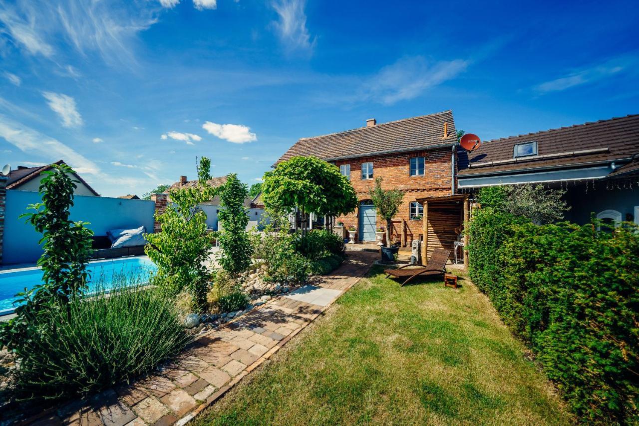 Alte Schmiede Mit Sauna, Pool Und Whirpool Im Aussenbereich Schoenstes Ferienhaus Der Lausitz Elsterheide Exteriör bild